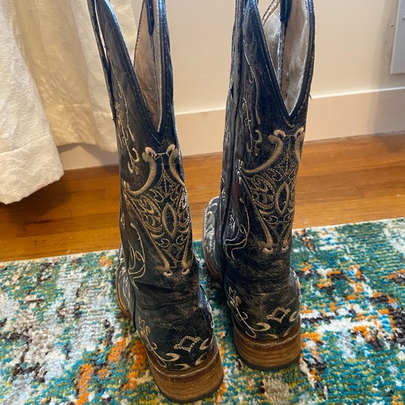 Circle G Embroidered Boots - Picture 5 of 6